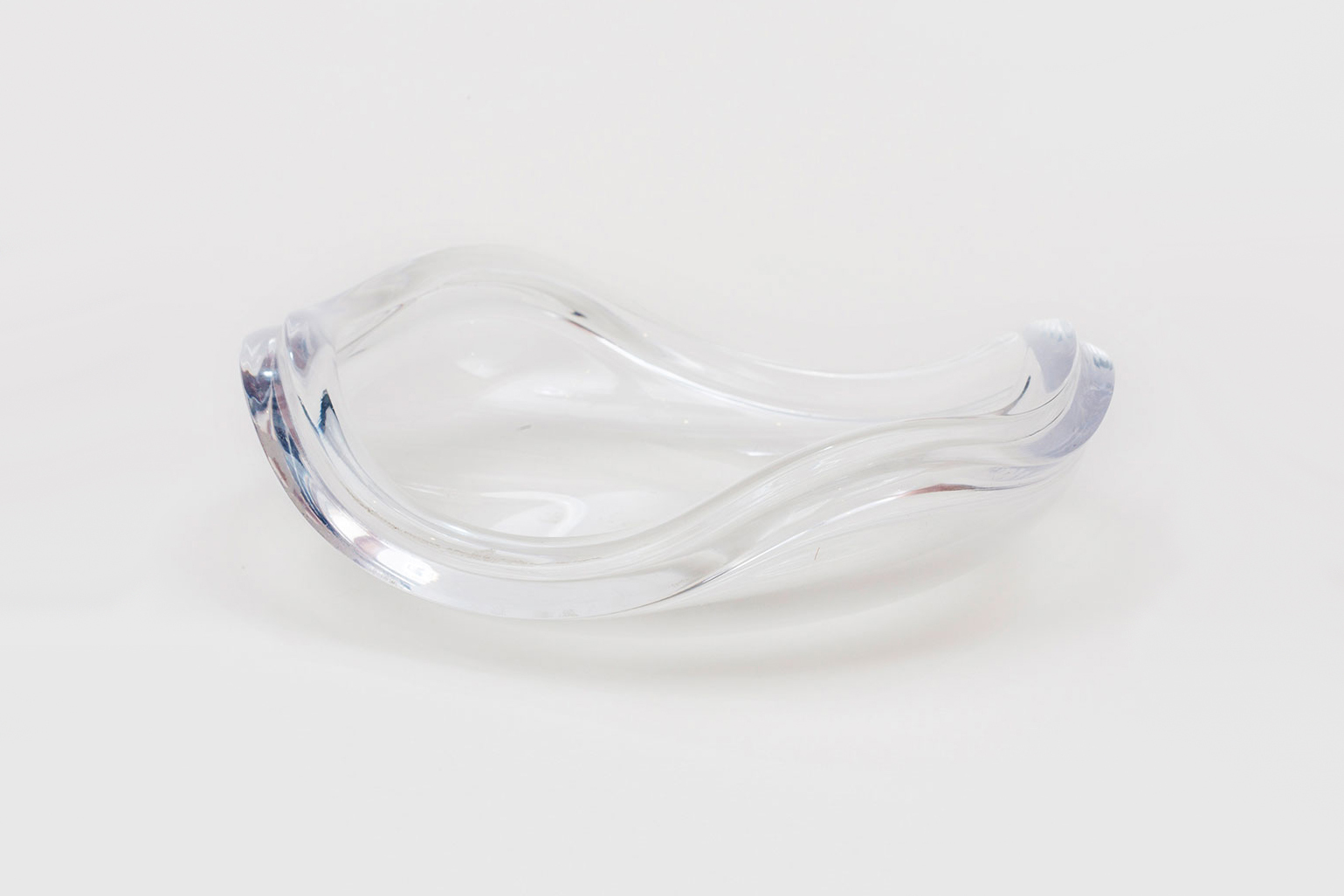 Lucitedish
